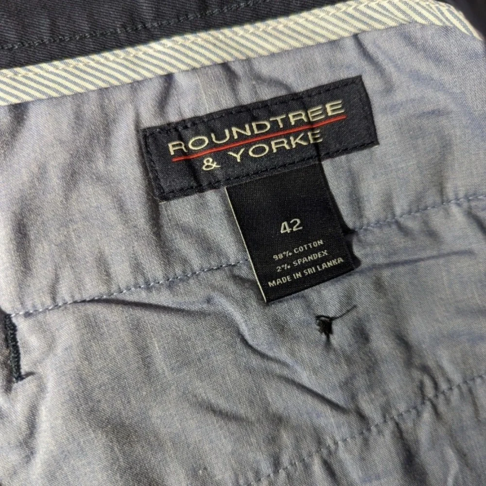 NEW Size 42 Men's Roundtree & Yorke Khaki Shorts 5.5